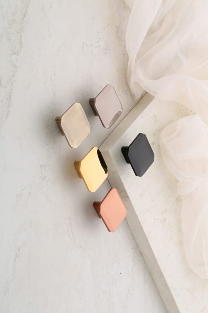 Altitude SQUARE Knobs catalogue product